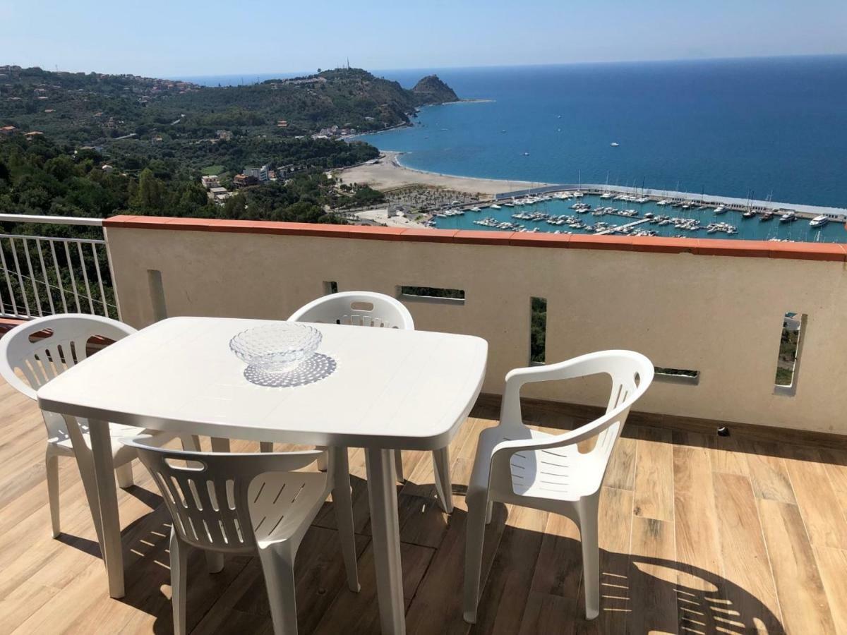Appartamento Vista Mare Capo dʼOrlando Exterior foto