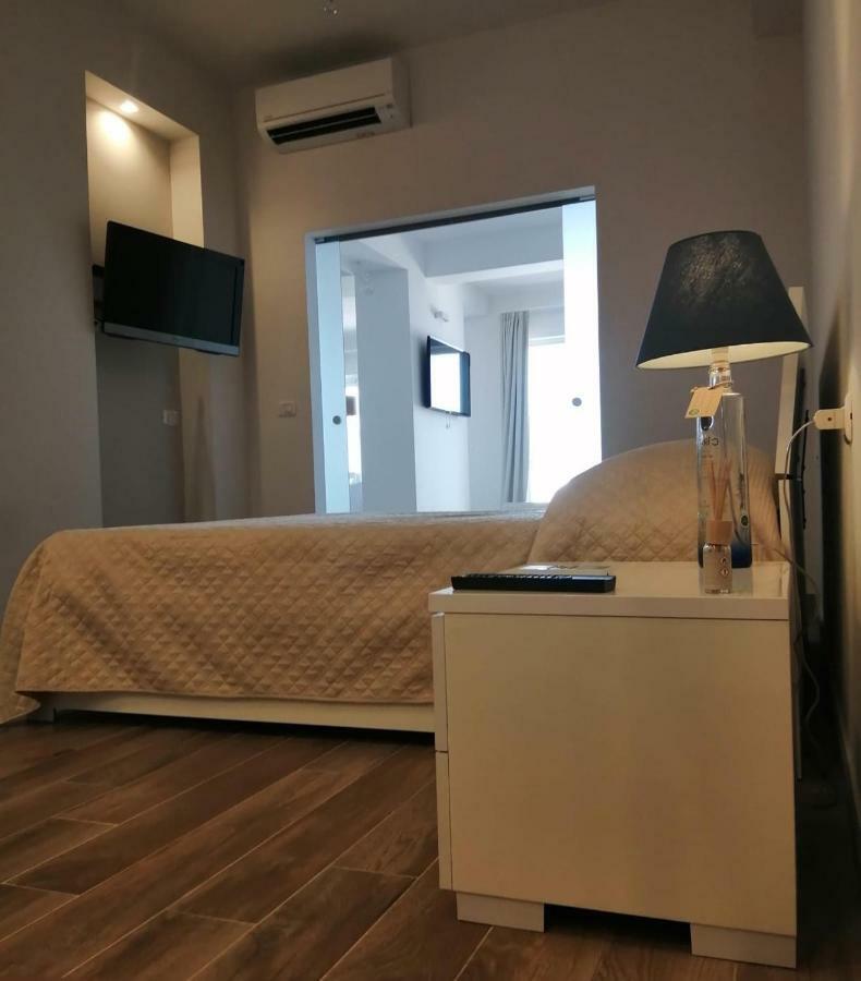 Appartamento Vista Mare Capo dʼOrlando Exterior foto